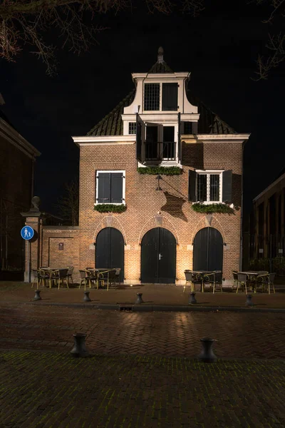 荷兰Hellevoetlsui的de waag大楼 — 图库照片