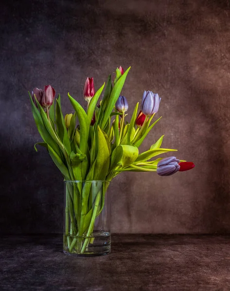 Vse de verre avec stil vie de tulipes — Photo