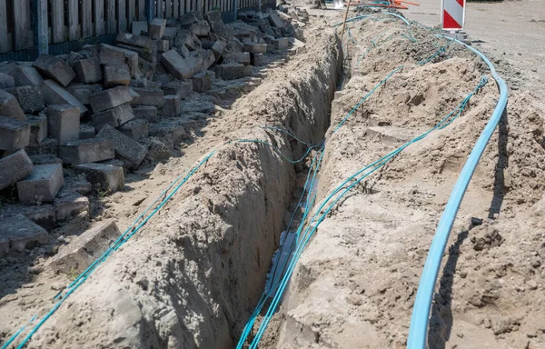 Een Straat Open Voor Bouw Van Glasvezel Voor Een Snellere — Stockfoto