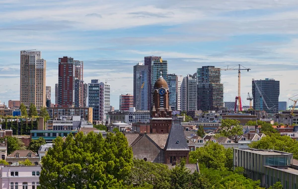 Panorama Města Rotterdam Podzemí Spoustou Architektury Mnoha Výškovými Budovami Letního — Stock fotografie