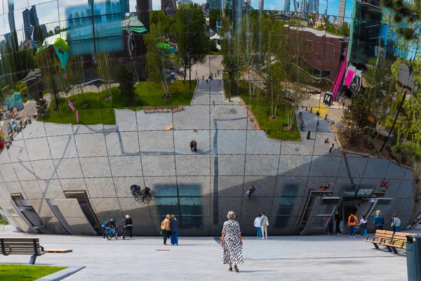 Rotterdam Holland 2022 People Looking Modern Building Boijmans Van Beuningen — Stock Photo, Image