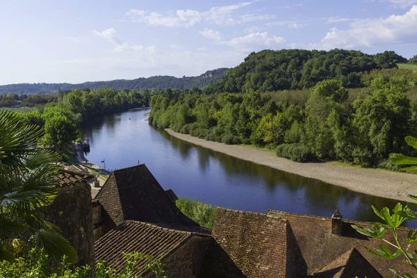 River Dordogne Roque Gageac Houses Front Mountains Background — Stock Photo, Image