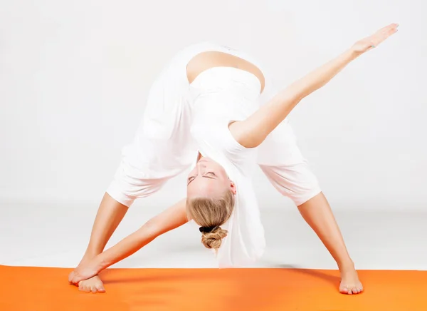 Yoga exercise — Stock Photo, Image