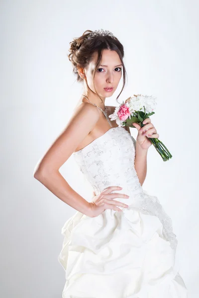 Retrato de noiva em estúdio — Fotografia de Stock