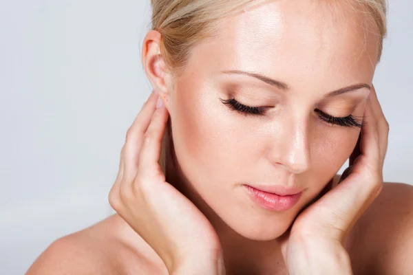 Beautiful blonde portrait in studio — Stock Photo, Image