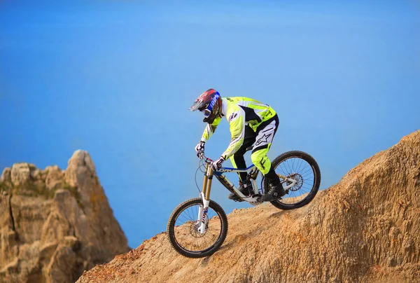 Dağ bisikleti rider — Stok fotoğraf