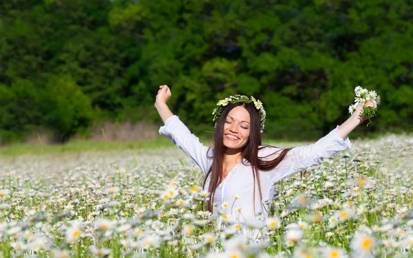 Girl on the meadow — Stock Photo, Image