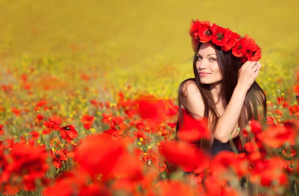 Girl on the meadow — Stock Photo, Image