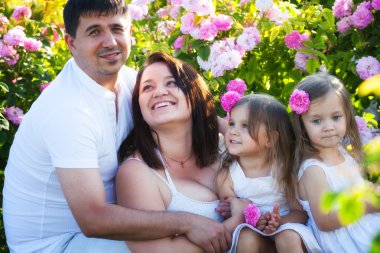 aile içinde gül bahçesi