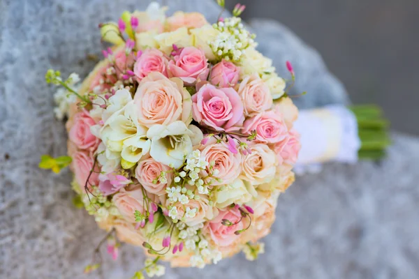 Bridal bouquet of roses — Stock Photo, Image