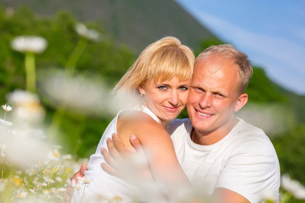 Couple on the meadow — Stock Photo, Image