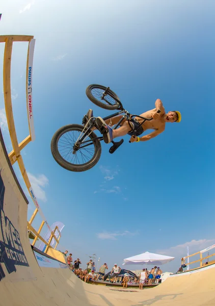 BMX Rider on ramp — Stock Photo, Image