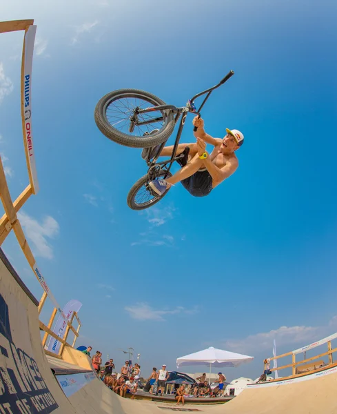 BMX Rider on ramp — Stock Photo, Image