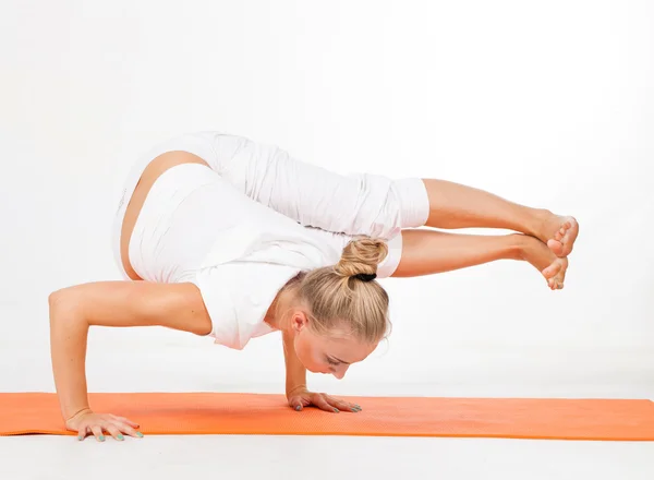 Ejercicio yoga —  Fotos de Stock