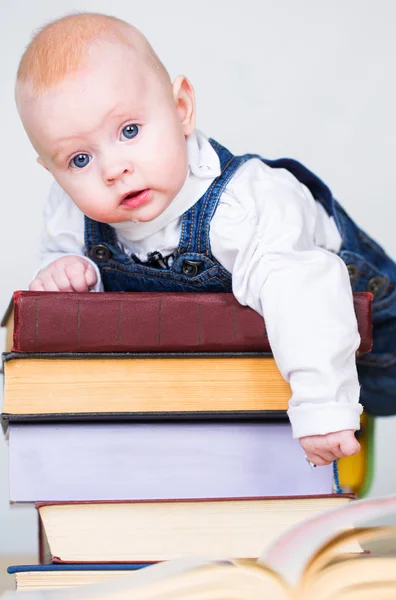 Kleines Mädchenporträt — Stockfoto