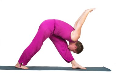 adam yapma yoga şekil