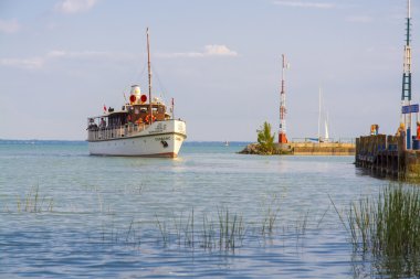 balaton Gölü üzerinde gemi