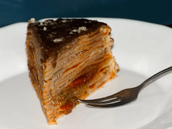 Torta Pancake Con Noci Marmellata Albicocche Ricoperta Cioccolato — Foto Stock