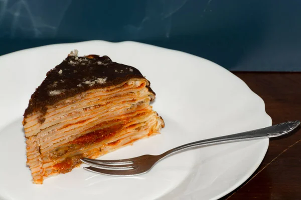 Torta Pancake Con Noci Marmellata Albicocche Ricoperta Cioccolato — Foto Stock