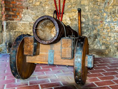 Batı Macaristan 'daki Sumeg Kalesinde Ortaçağ havanı