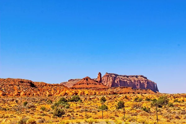 Afloramientos Rocas Que Sobresalen Del Alto Desierto Monument Valley Utah —  Fotos de Stock