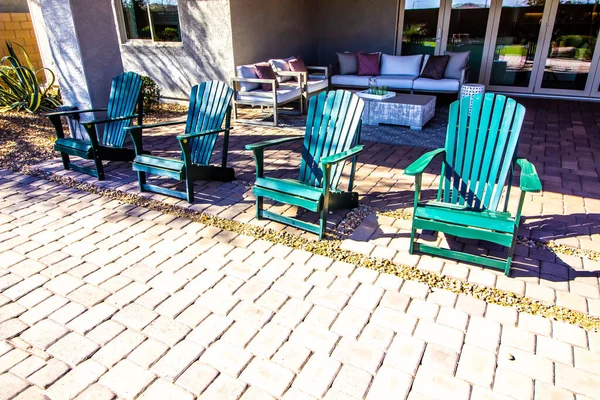Rear Yard Pavers Patio Four Green Retro Yard Arm Chairs — Stock Photo, Image