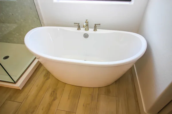 Free Standing White Oval Bathroom — Stockfoto