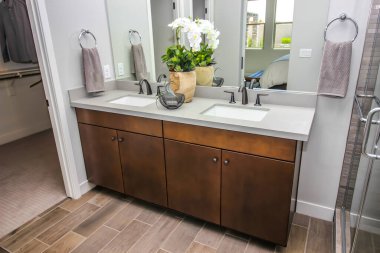 İki Lavabolu Banyo Vanity