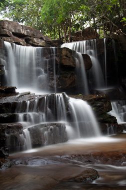 kbal chhai şelaleler