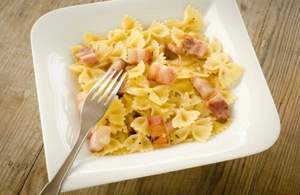 Farfalle au bacon — Photo