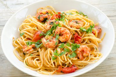 spagetti karides ile