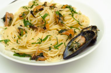Midye spagetti
