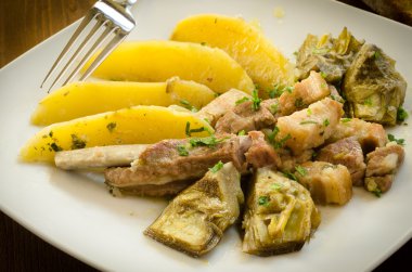 enginar ve patates, İtalyan mutfağı ile domuz eti güveç