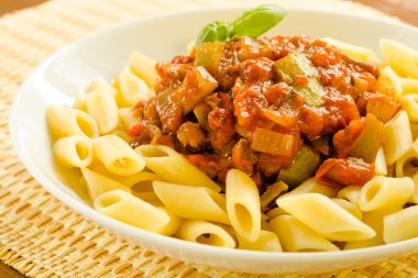 kabak ve domates soslu Penne