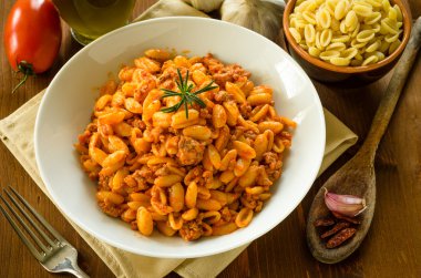 yahni, Sardunyalı mutfağı ile malloreddus