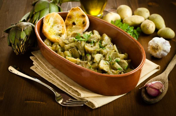 Artichoke and potato stew — Stock Photo, Image