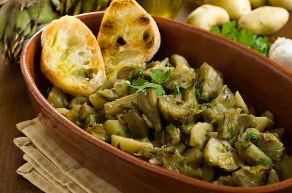 Artichoke and potato stew — Stock Photo, Image