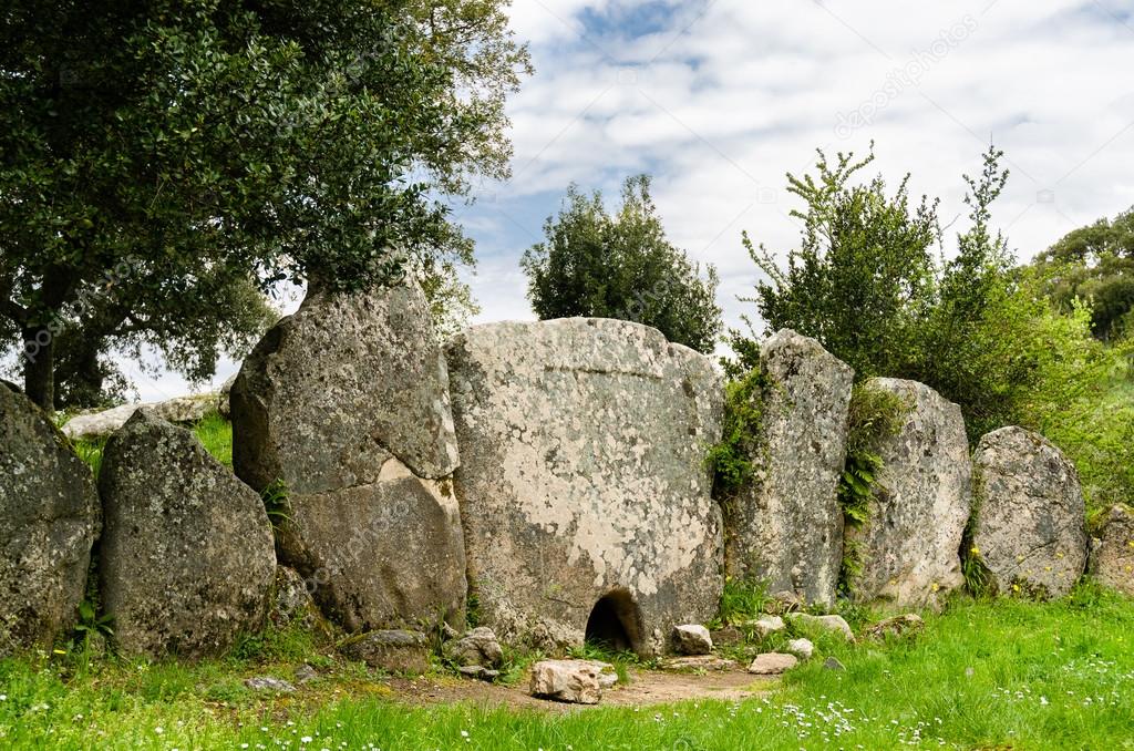 Sardinia, Giant's Grave of Pascaredda