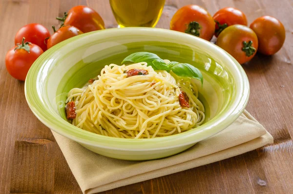 Spaghetti z suszonych pomidorów — Zdjęcie stockowe