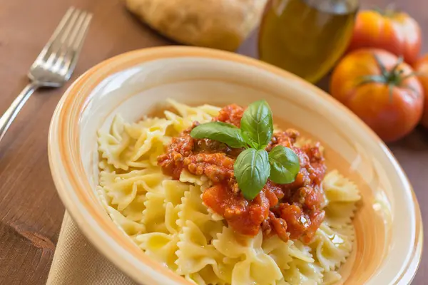 Farfalle with ragout — Stock Photo, Image