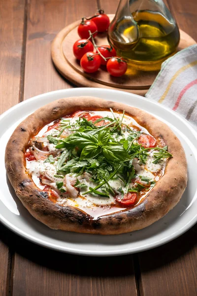 Delicious Neapolitan Vegetarian Pizza — Stock Photo, Image