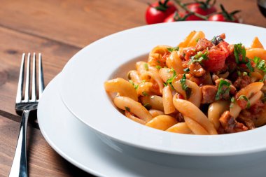 Bir tabak lezzetli makarna et soslu, İtalyan mutfağı. 