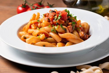 Bir tabak lezzetli makarna et soslu, İtalyan mutfağı. 