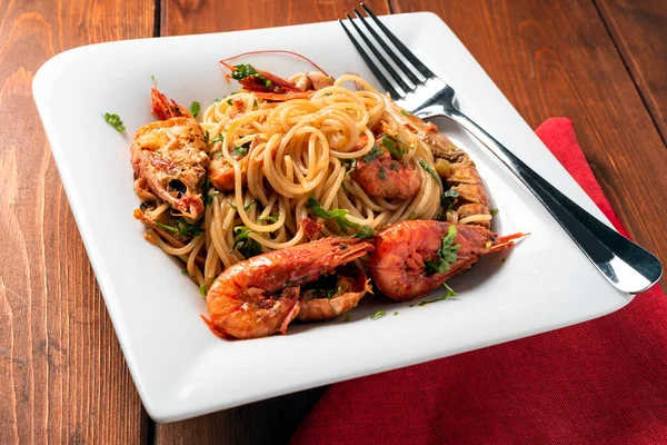 Prato Espaguete Delicioso Com Molho Camarão Scampi Cozinha Italiana — Fotografia de Stock