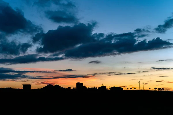 Şehrin Üzerinde Gün Batımı — Stok fotoğraf