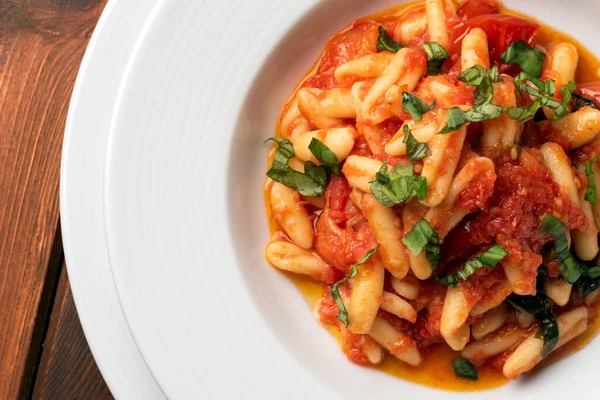 Yiyecekler. Nefis Napoli makarnası yakın plan. 