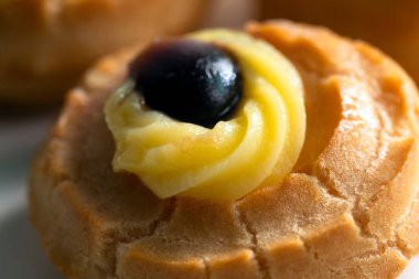 San Giuseppe 'li Zeppole, geleneksel Napoli tatlısı, İtalyan yemeği. 