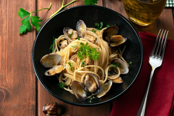 Dish Delicious Spaghetti Clams Parsley Italian Food — Stock Fotó