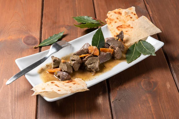 Sebzeli haşlanmış et, yakın.