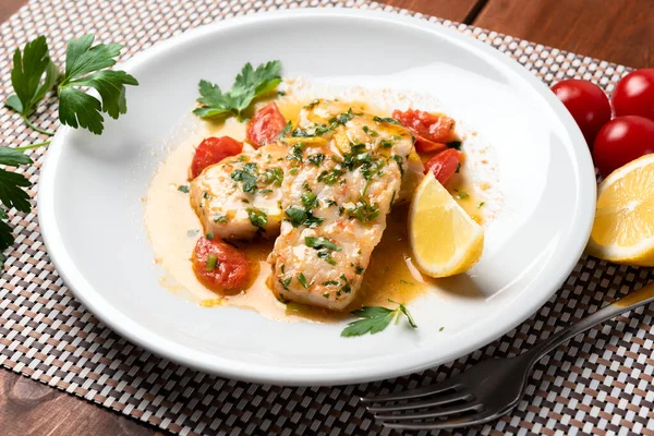 Gastronomie Fischgericht Auf Dem Teller — Stockfoto